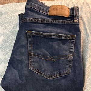 Signature by Levi Strauss Men's Dark Blue Relaxed Jeans